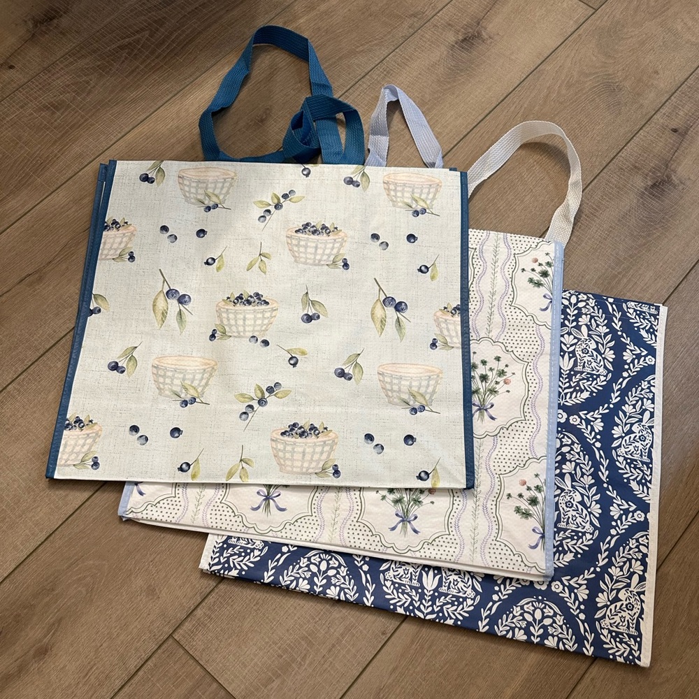 Homegoods TJMaxx Marshalls Easter Egg Floral Bouquet & Blueberry Print Bags NWOT